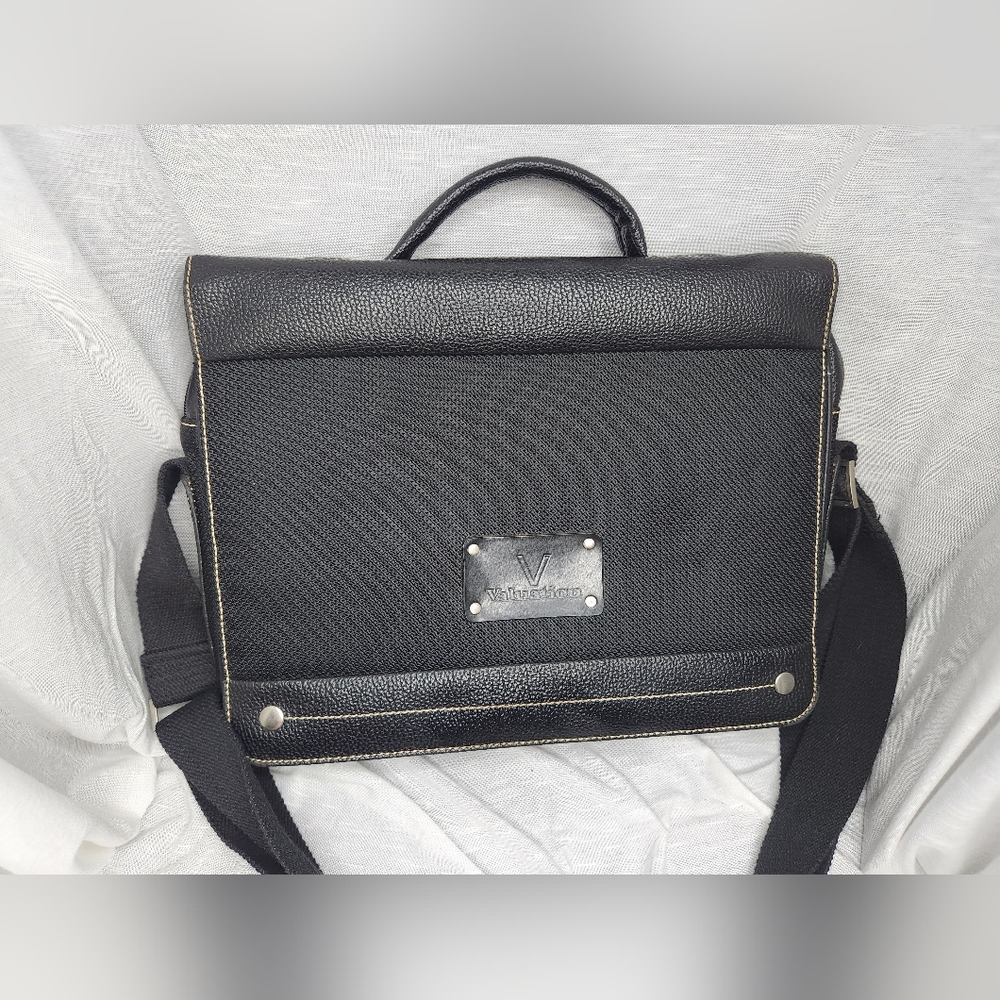 Valuation Preminum Leather Messenger Bag
